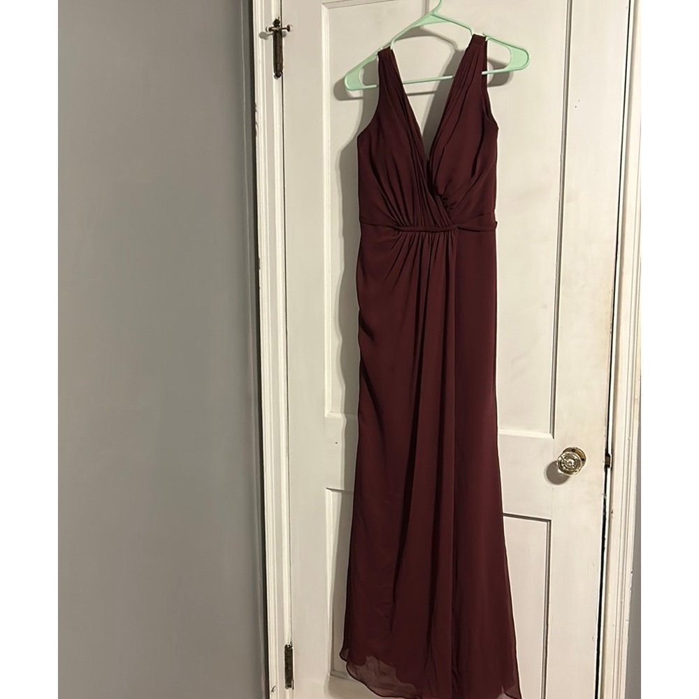 Woman’s size 6 floor length gown